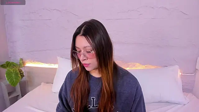 lanna 18  online show from 01.10.26