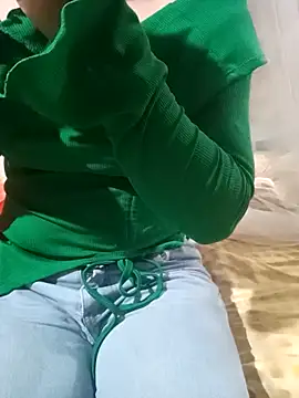 Snapshot of him220 chatting on 04.09.26 him220 online show from 04.09.26