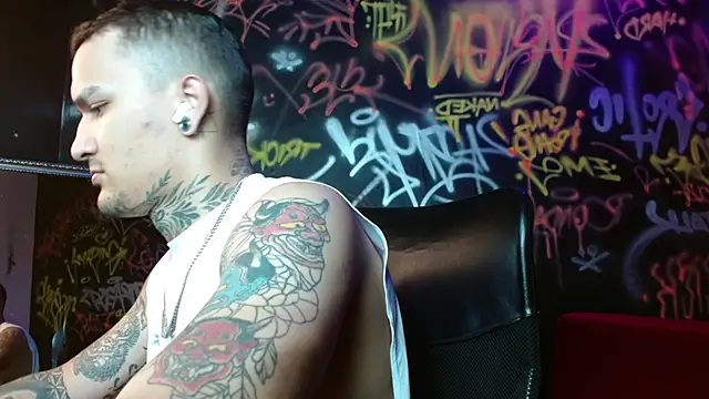 Snapshot of DarkBenito chatting on 01.12.26 DarkBenito online show from 01.12.26