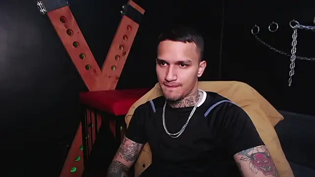 Snapshot of DarkBenito chatting on 01.14.26 DarkBenito online show from 01.14.26