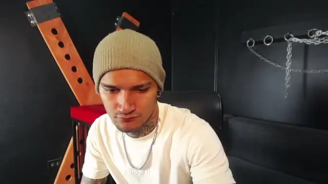 Snapshot of DarkBenito chatting on 01.15.26 DarkBenito online show from 01.15.26