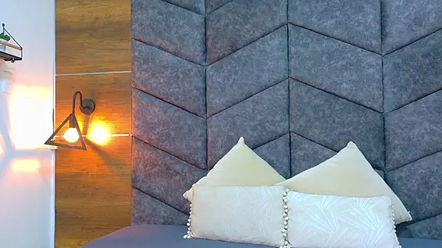 AmberStonne   online show from 02.13.26