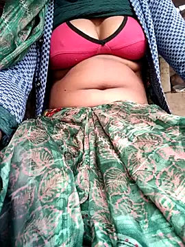 Snapshot of Queen_chayna chatting on 01.18.26 Queen chayna online show from 01.18.26