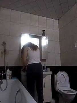 Lily Viola online show from 02.23.26