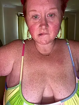 BustyRedxx online show from 06.23.26