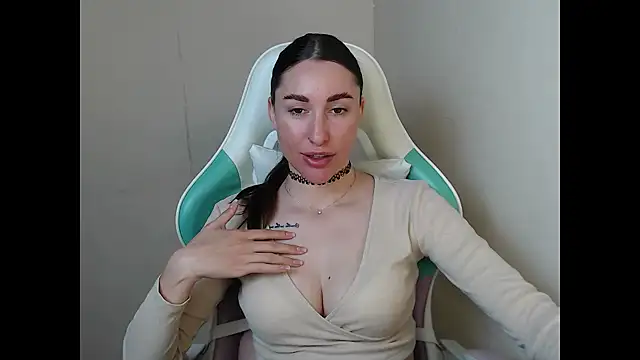 cammila horn online show from 04.23.26