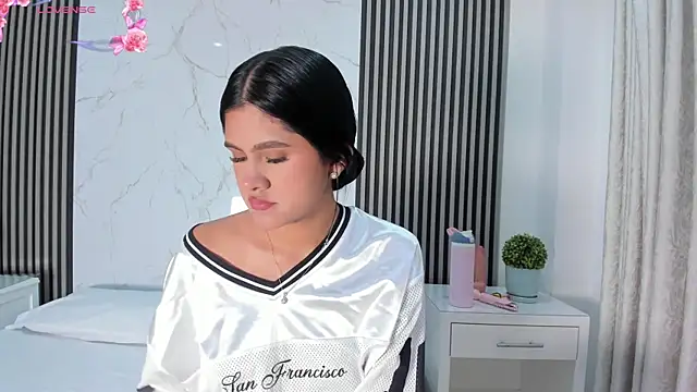 NatashaTaylor1 online show from 04.06.26