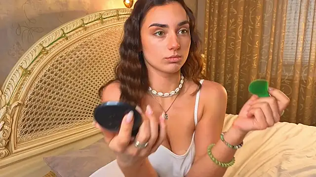 MinnaShummon online show from 01.11.26