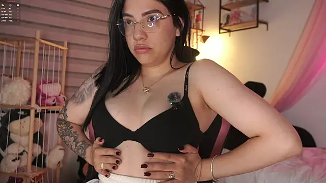 Weekend  girlfriend online show from 05.25.26