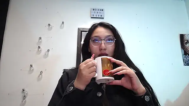 Snapshot of abril_onnel chatting on 01.23.25 abril onnel online show from 01.23.25