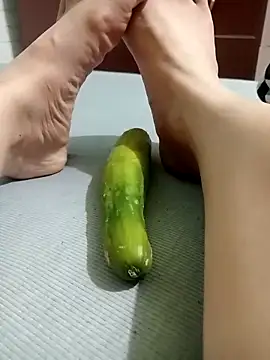 Snapshot of LINSA20 chatting on 02.23.26 LINSA20 online show from 02.23.26