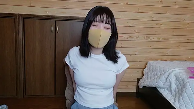 minami room online show from 06.04.26