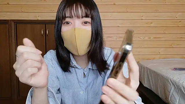 minami room online show from 06.25.26