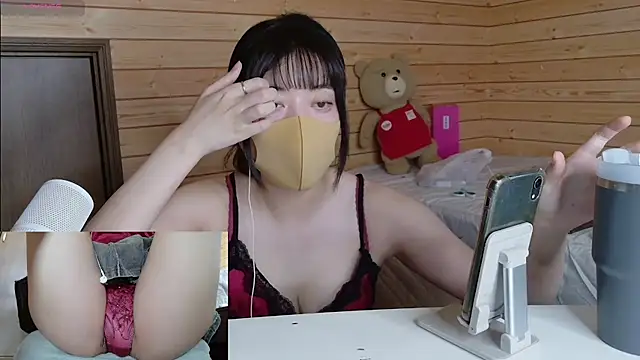 minami room online show from 08.03.26