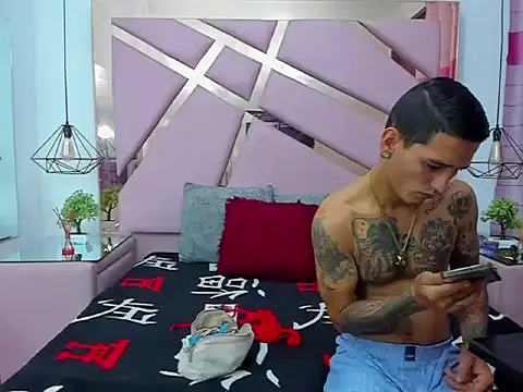 Snapshot of ViolethANDJuanda chatting on 01.14.26 ViolethANDJuanda online show from 01.14.26