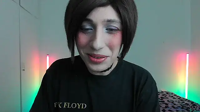 HoneyValentine online show from 02.15.26