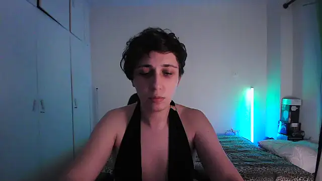 HoneyValentine online show from 06.20.26