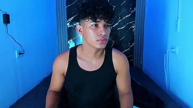 Snapshot of jamescurly00 chatting on 02.05.26 jamescurly00 online show from 02.05.26