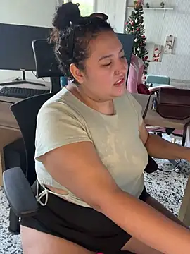 cutiepeach   online show from 01.10.26