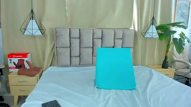 scarlettjohnson  online show from 07.18.26