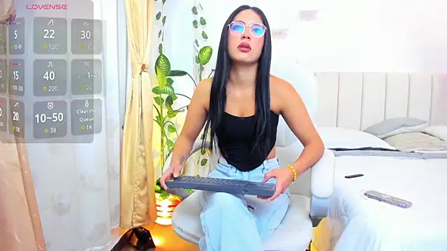 Snapshot of Isa7_ chatting on 01.13.26 Isa7 online show from 01.13.26