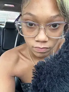 Tamiii420 online show from 02.25.26