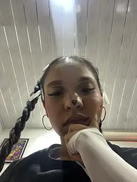 DulceRouss  online show from 03.18.26