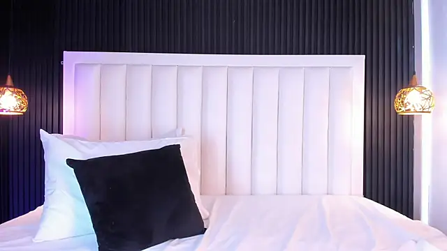 PandoraMiller online show from 04.10.26