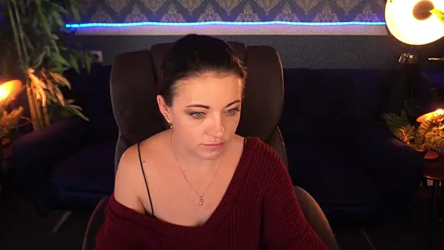 Dafni Monn online show from 11.05.25