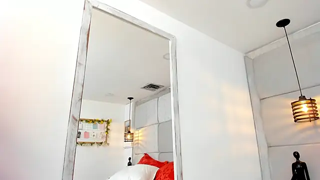 IvonneOwen online show from 02.20.26