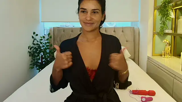 Maxine Spencer online show from 02.05.26