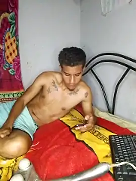 Snapshot of Moreno141224 chatting on 04.15.26 Moreno141224 online show from 04.15.26