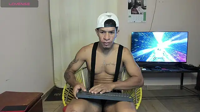 Snapshot of antonio_aguilarx chatting on 06.24.26 antonio aguilarx online show from 06.24.26