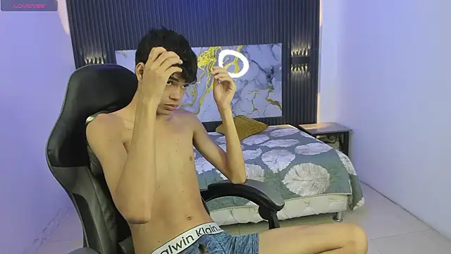 Dark Desiree18 online show from 02.18.26