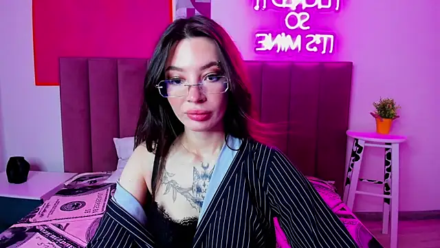 Snapshot of IvyDainty chatting on 06.27.26 IvyDainty online show from 06.27.26