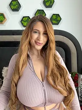 Snapshot of LucyBridgette chatting on 06.06.26 LucyBridgette online show from 06.06.26