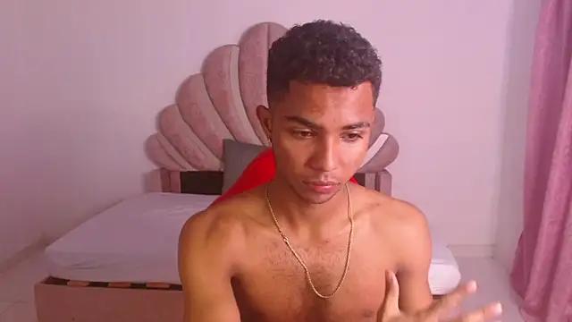 Snapshot of Enzo_fox77 chatting on 01.12.26 Enzo fox77 online show from 01.12.26