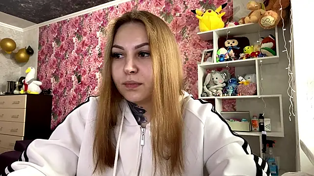 TraciBallena online show from 02.06.26