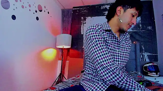 Snapshot of bruno_do_santos chatting on 02.04.26 bruno do santos online show from 02.04.26