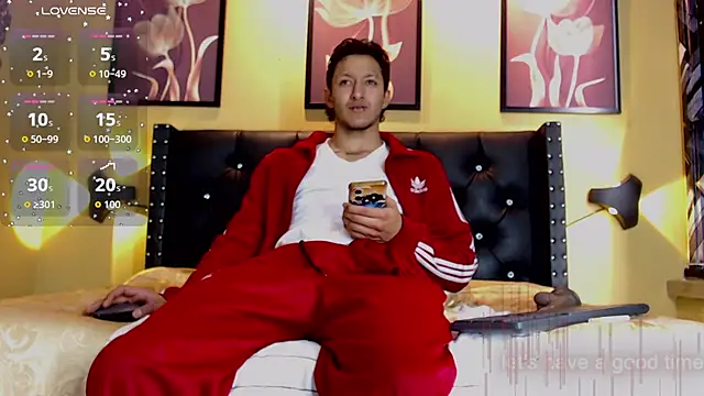 Snapshot of bruno_do_santos chatting on 02.13.26 bruno do santos online show from 02.13.26