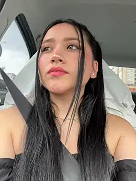 Veronica Wins  online show from 01.15.26