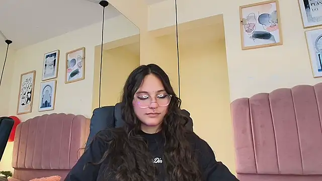 Hanabie  online show from 02.22.26