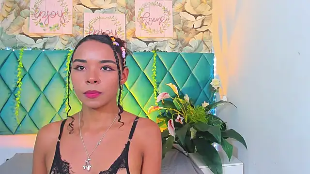 Snapshot of AlexiiaBrown chatting on 05.19.26 AlexiiaBrown online show from 05.19.26