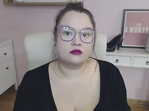 Snapshot of HollyDanceSoul chatting on 01.14.26 HollyDanceSoul online show from 01.14.26