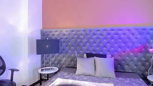 NatQueen online show from 01.15.26