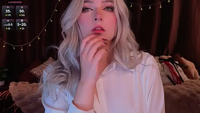 ShyniAlice online show from 03.27.26