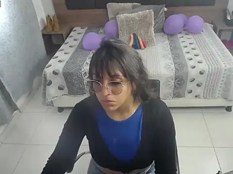 Snapshot of miss_charlott_18 chatting on 04.13.26 miss charlott 18 online show from 04.13.26