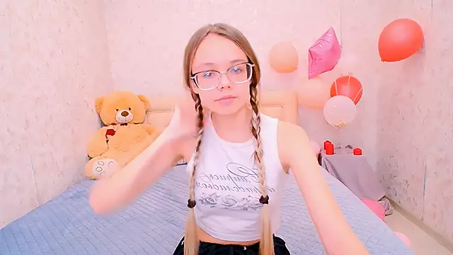 LolliStrawberry online show from 02.25.26