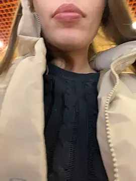 Snapshot of LeiaMood chatting on 02.03.26 LeiaMood online show from 02.03.26