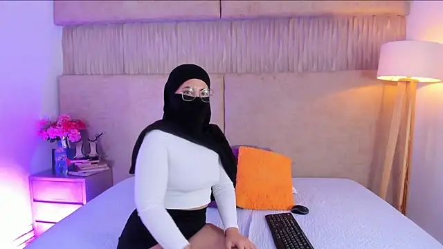 Snapshot of _Farahh_ chatting on 01.13.26 Farahh online show from 01.13.26